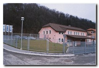 hani_stavba2_sm_senca.jpg (19270 bytes)